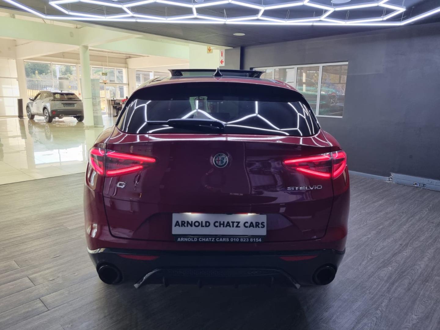Alfa Romeo Stelvio 2.0T Veloce Q4 Arnold Chatz Cars