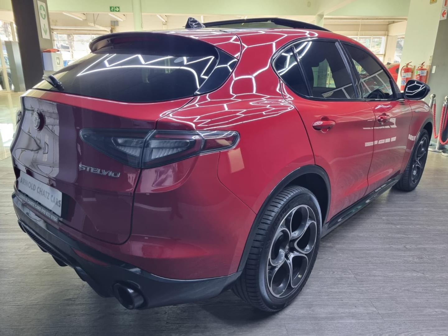 Alfa Romeo Stelvio 2.0T Veloce Q4 Arnold Chatz Cars