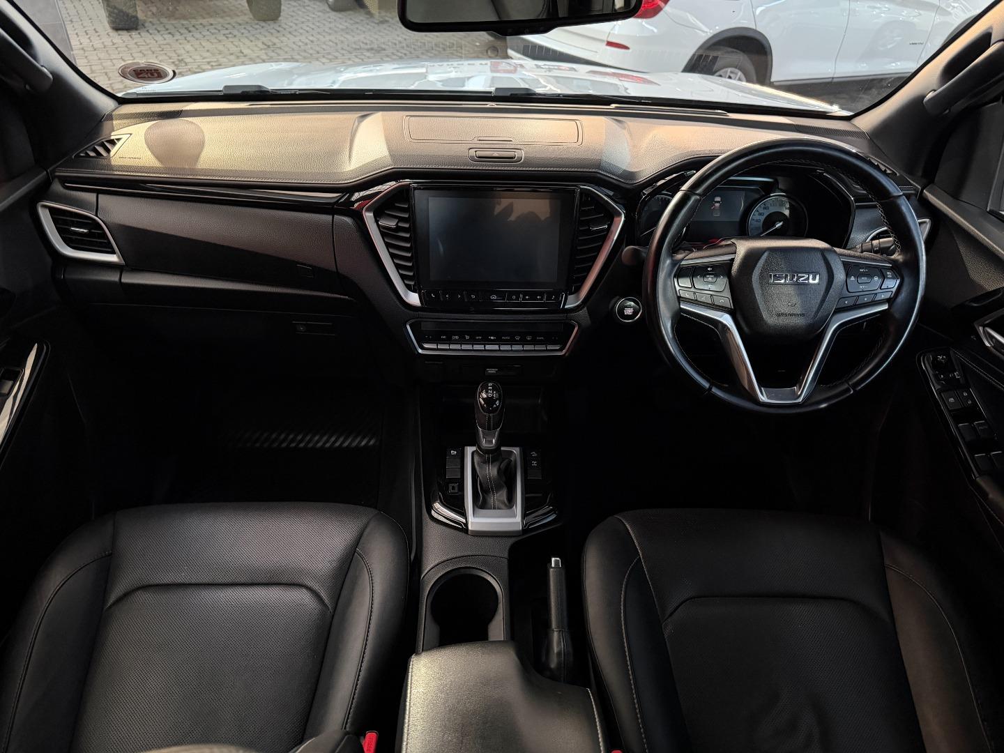 Isuzu D-Max 3.0TD Double Cab V-Cross Cars 4 U