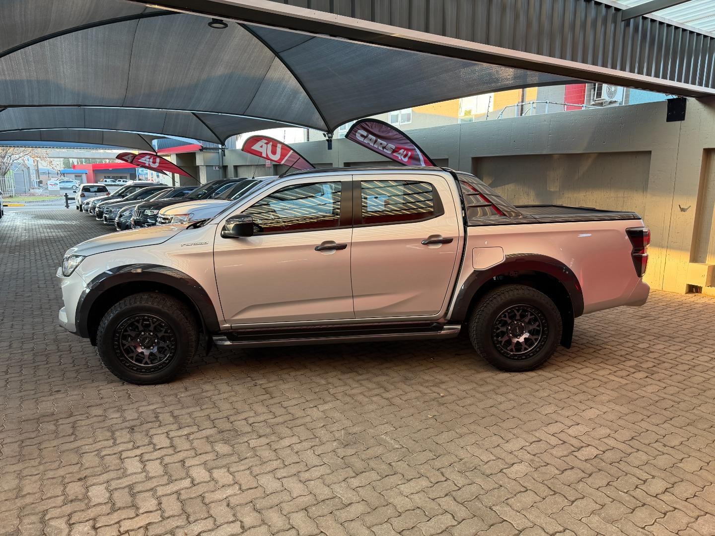Isuzu D-Max 3.0TD Double Cab V-Cross Cars 4 U