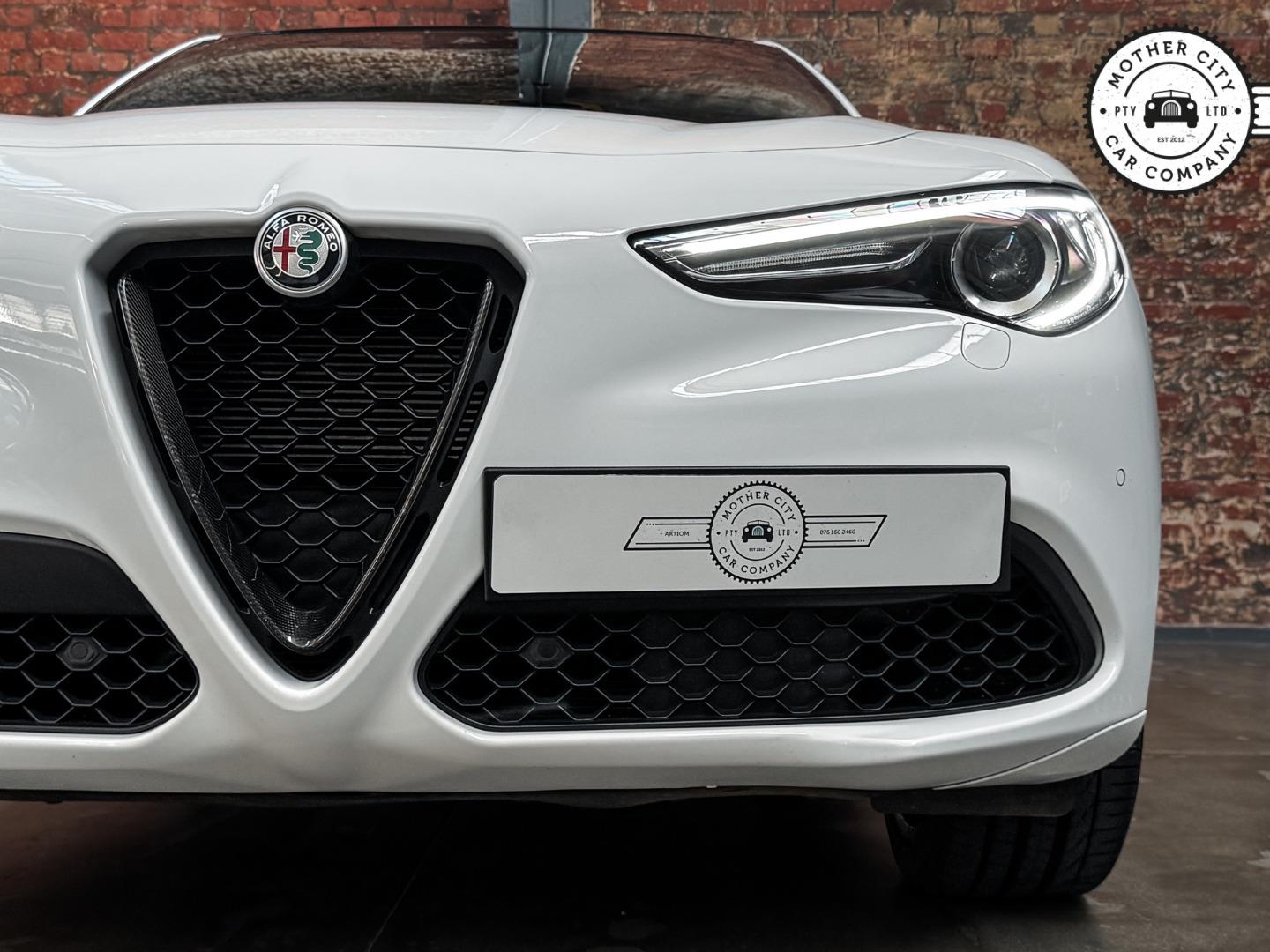 Alfa Romeo Stelvio Estrema 2.0T The Mother City Car Company (Pty) Ltd