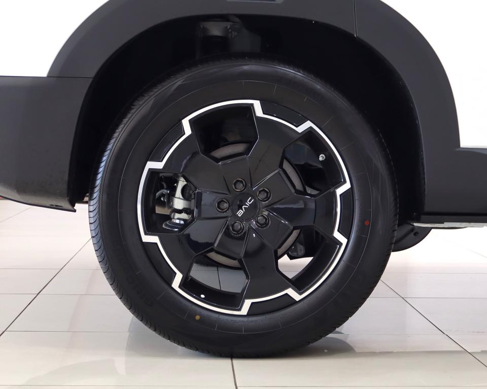 BAIC B30 1.5T HEV Elite Adventure Pristine Motors