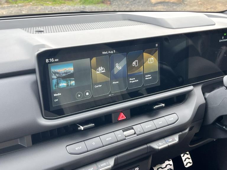The dual screens up front in the Kia Seltos.