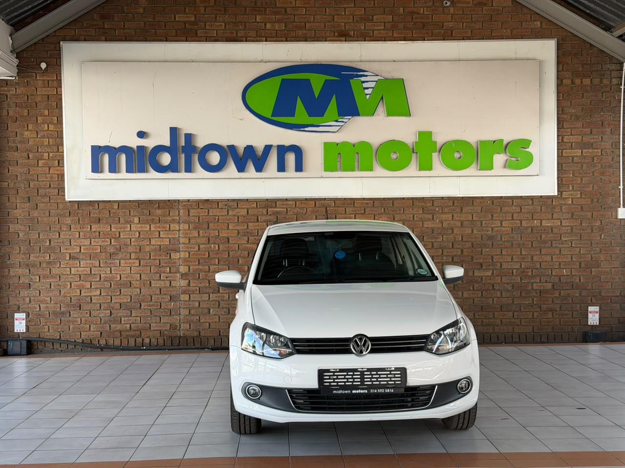Volkswagen Polo Sedan 1.6 Comfortline Midtown Motors