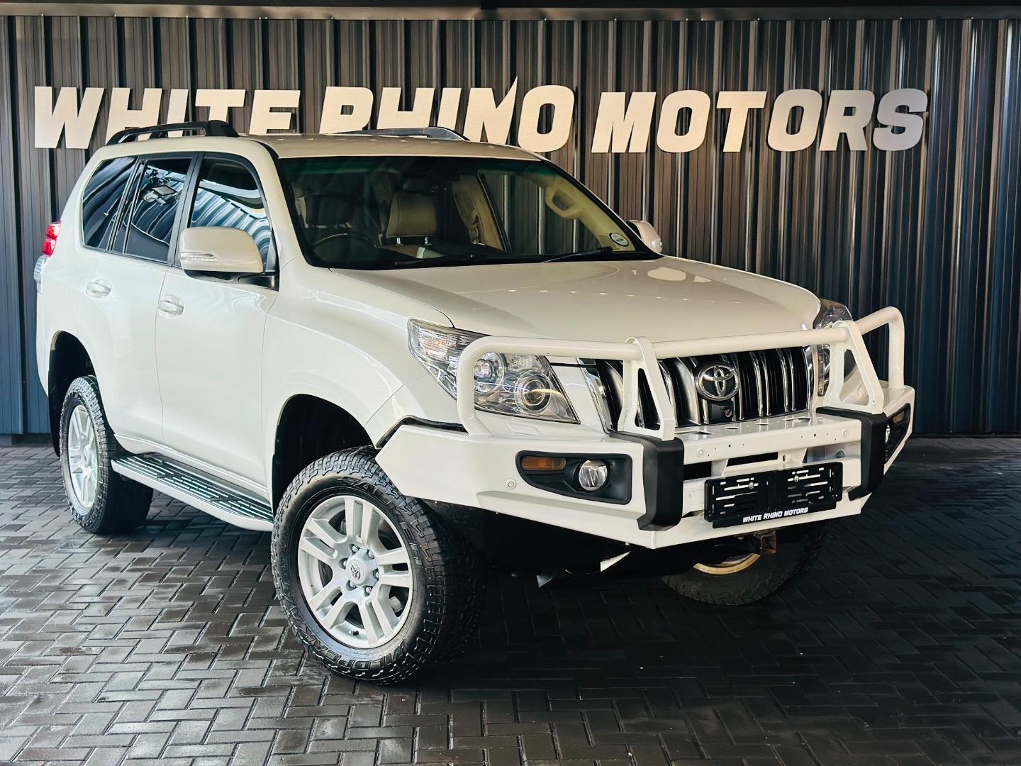 Toyota Land Cruiser Prado 4.0 VX White Rhino Motors
