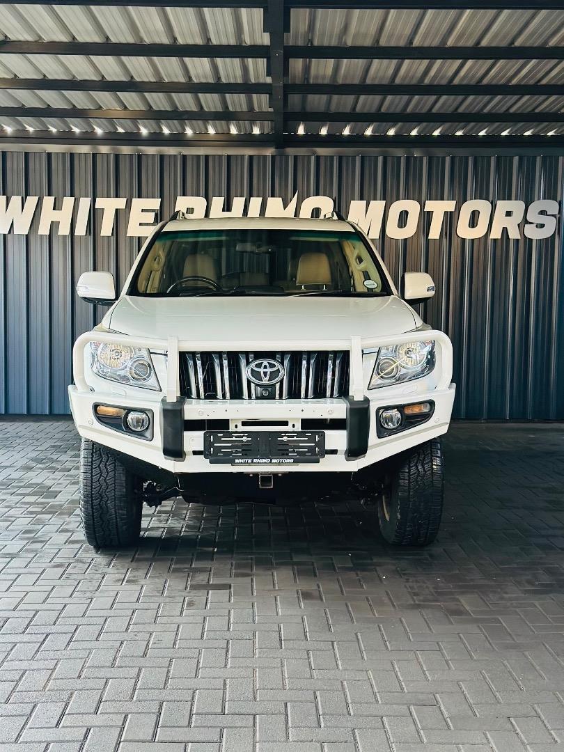 Toyota Land Cruiser Prado 4.0 VX White Rhino Motors
