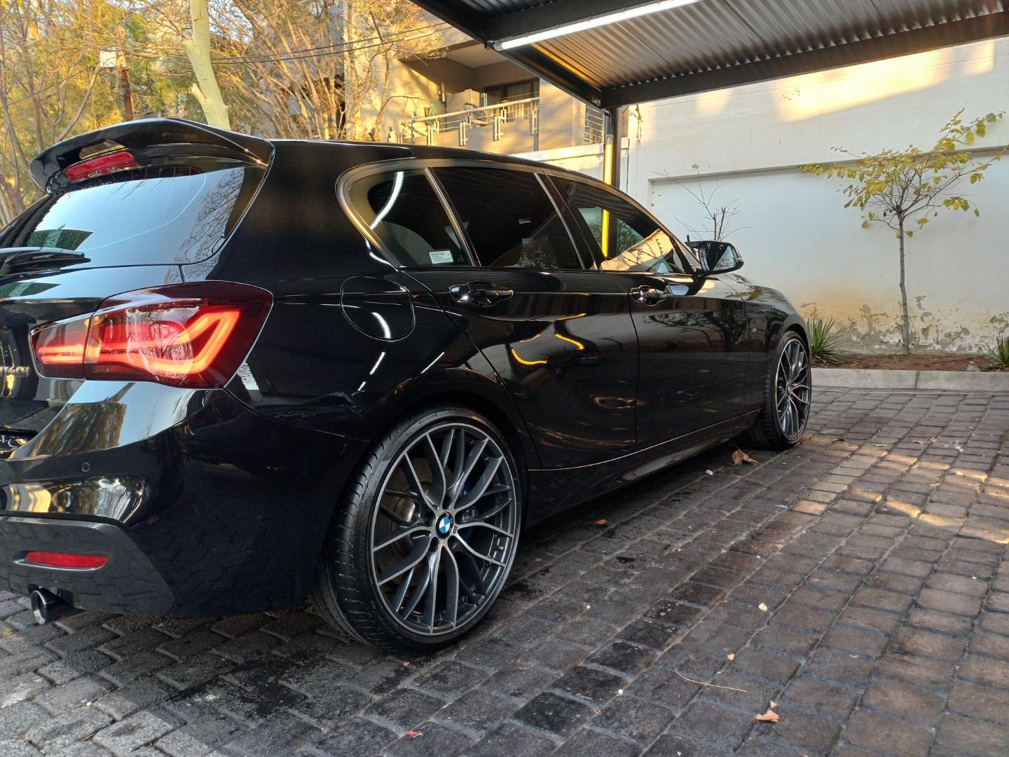 BMW 1 Series M140i 5-Door Edition Shadow Sports-Auto