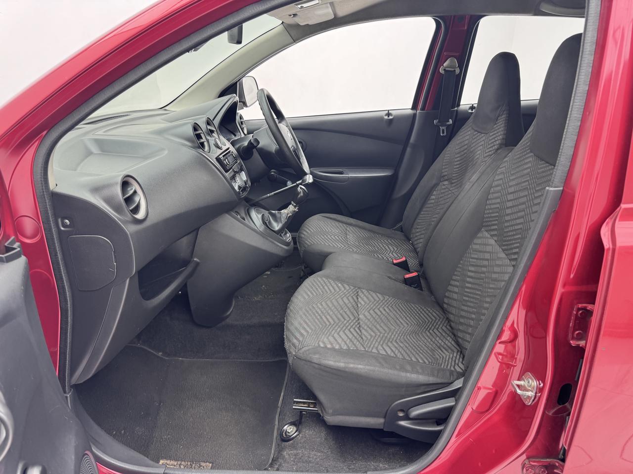 Datsun Go 1.2 Mid EBK Diagonal Street