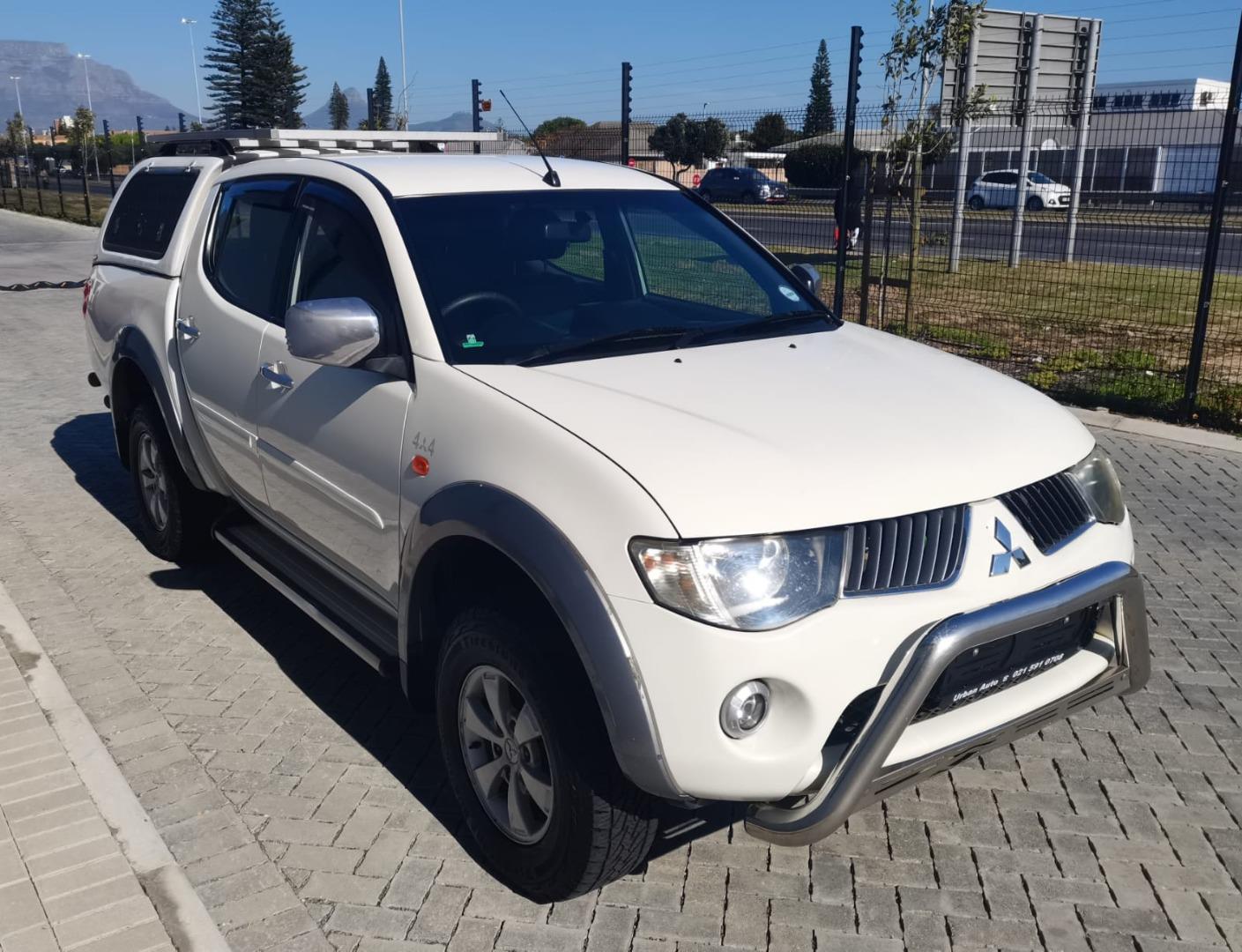 Mitsubishi Triton 3.2DI-D 4x4 Double Cab Auto Urban Auto