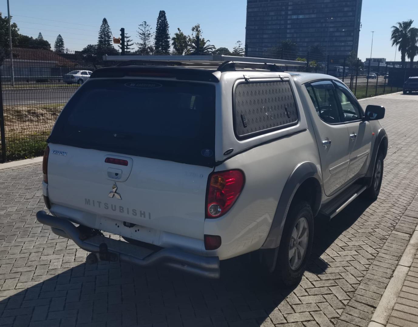 Mitsubishi Triton 3.2DI-D 4x4 Double Cab Auto Urban Auto