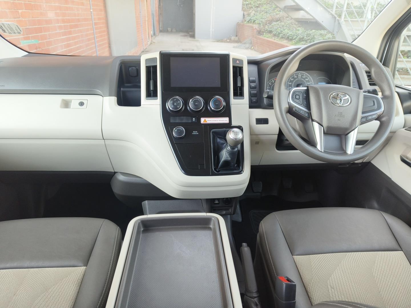 Toyota Quantum 2.8 LWB Bus 11-Seater GL CFAO Mobility Toyota Mthatha