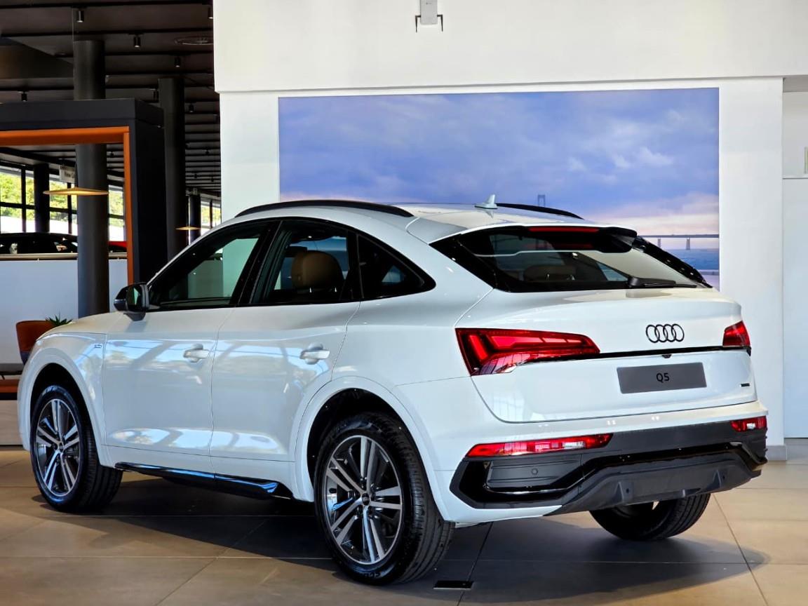 Audi Q5 40TDI Quattro Black Edition Audi Centre West Rand