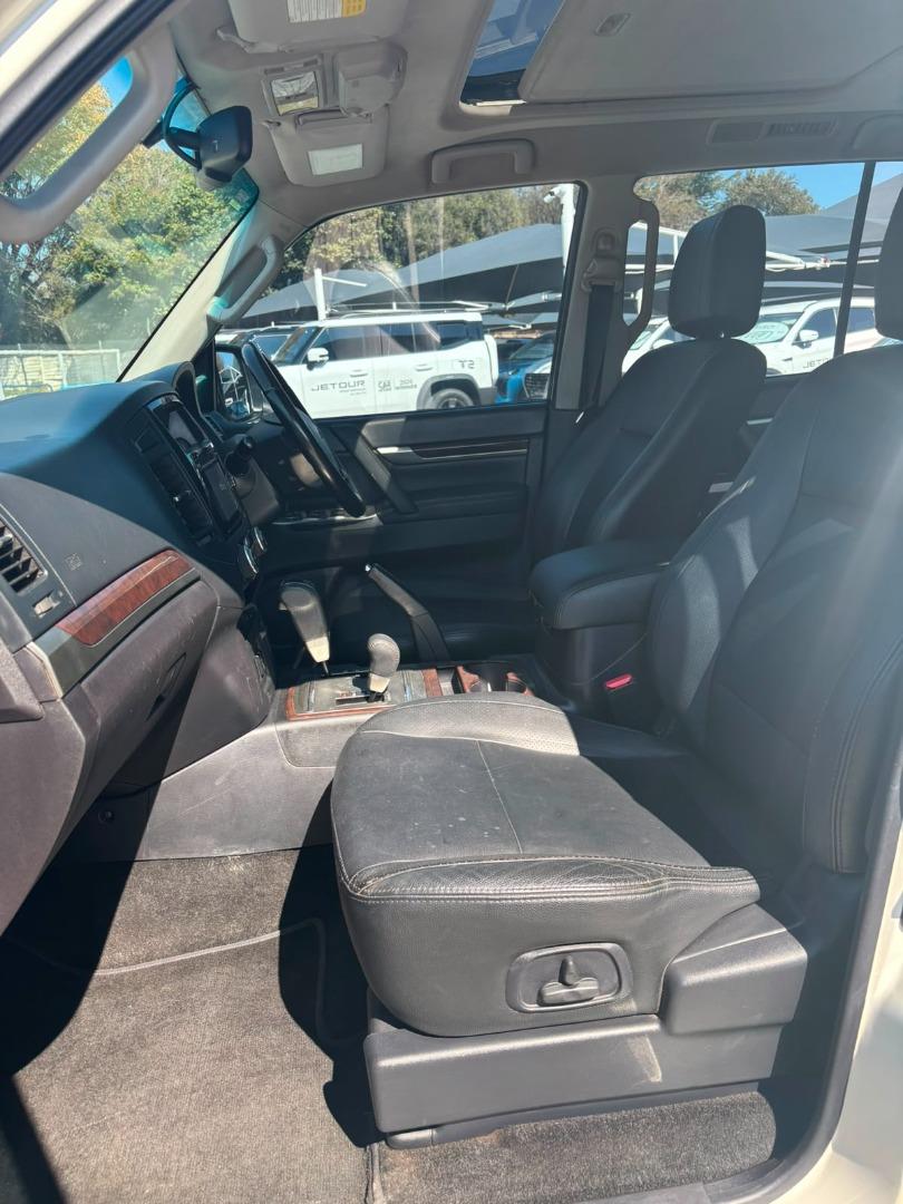 2012 Mitsubishi Pajero