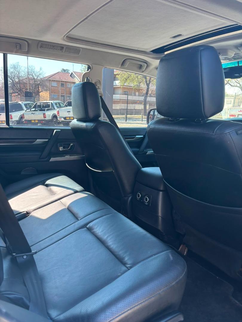 2012 Mitsubishi Pajero