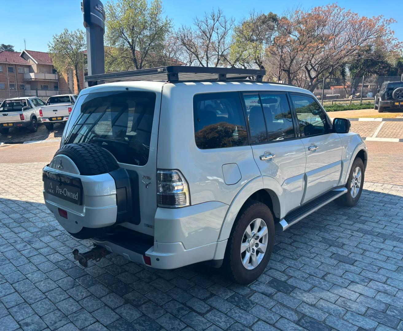 2012 Mitsubishi Pajero
