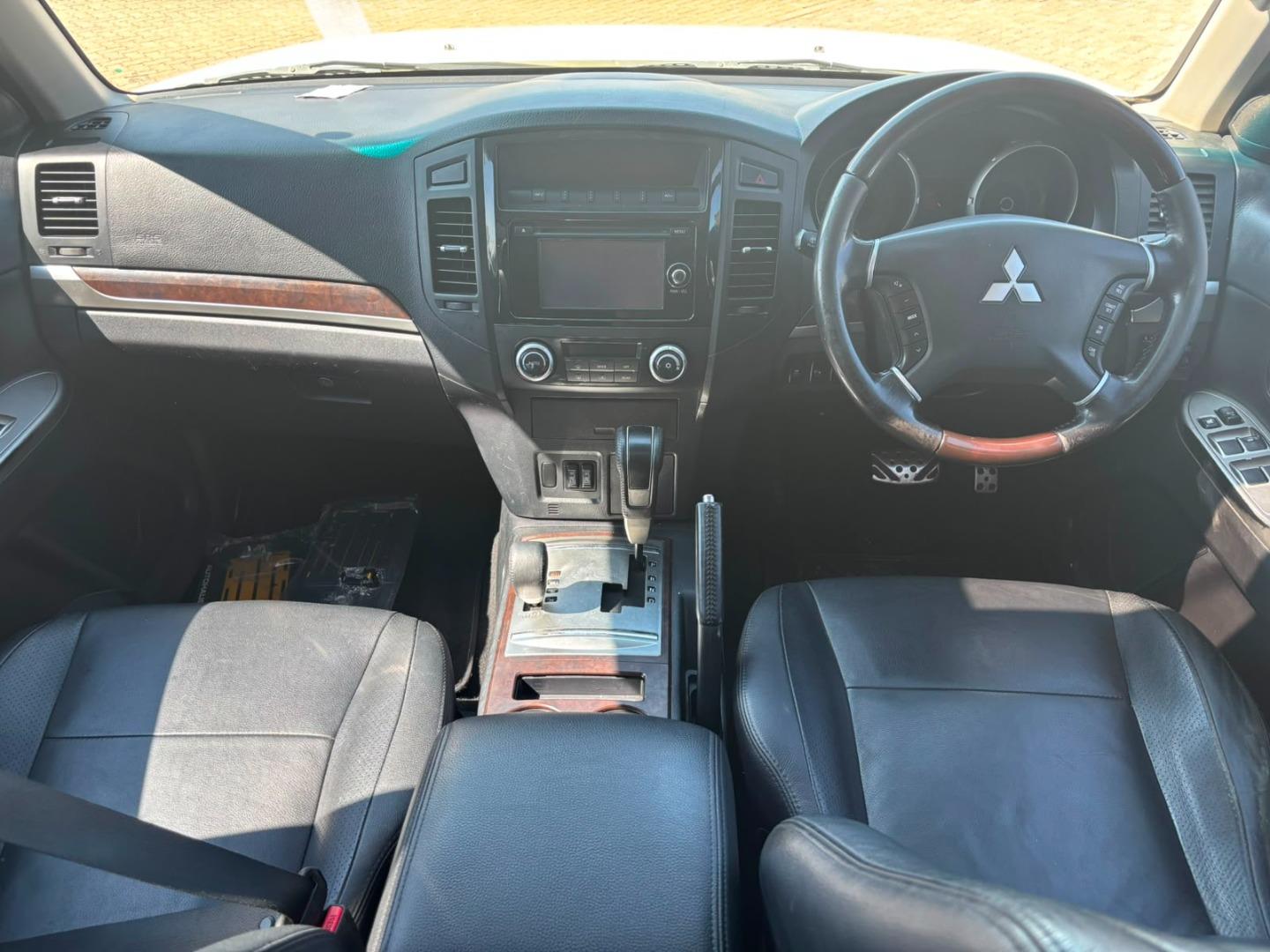 2012 Mitsubishi Pajero