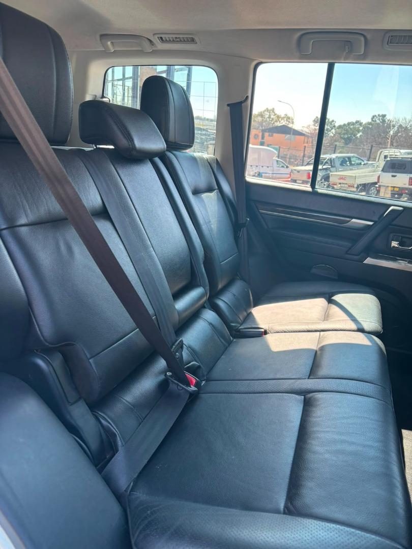 2012 Mitsubishi Pajero
