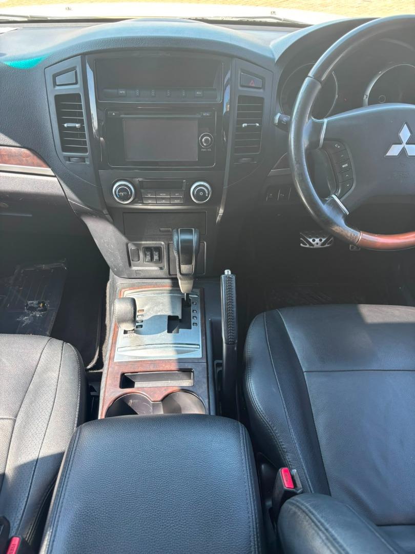 2012 Mitsubishi Pajero