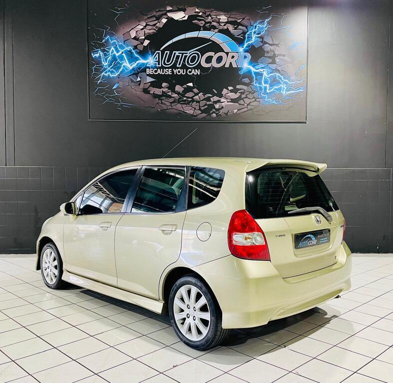 Honda Jazz 1.5 Autocorp Dongfeng Fourways