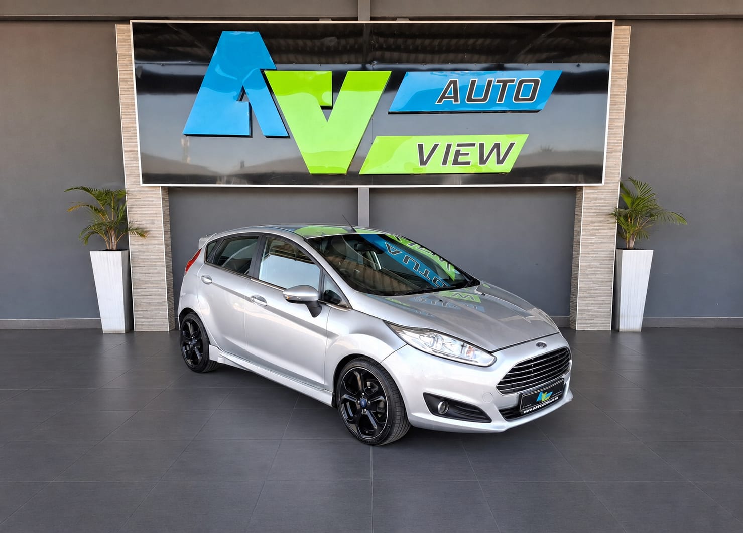 2017 Ford Fiesta 5-Door 1.0T Titanium