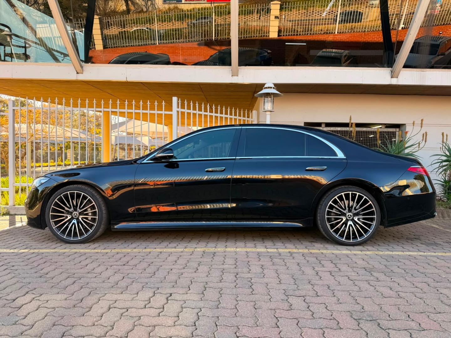 Mercedes-Benz S-Class S500 L 4Matic AMG Line Grandeur Auto