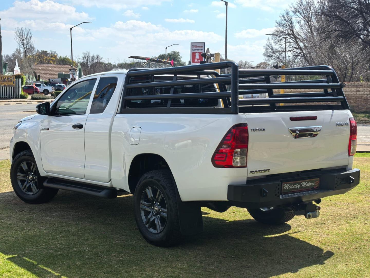 Toyota Hilux 2.4GD-6 Xtra Cab Raider Midcity Motors 3 (Pty)ltd