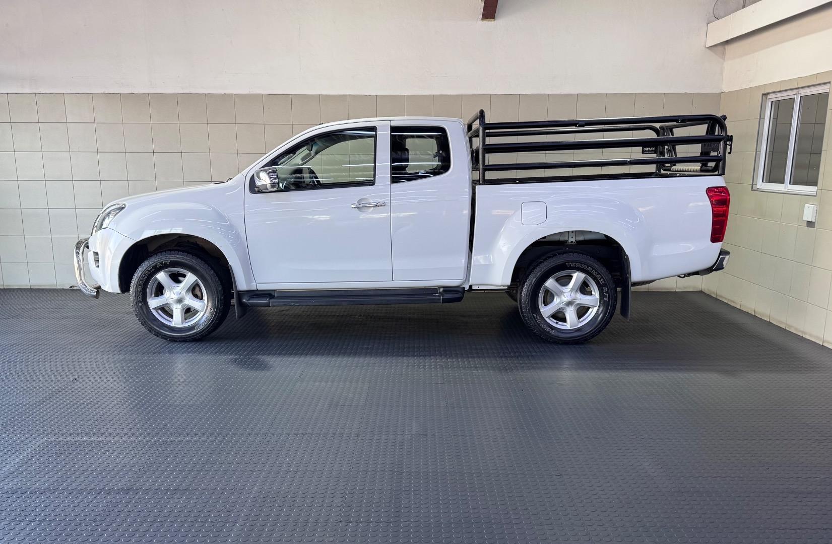 Isuzu KB 300D-Teq Extended Cab LX Mst Auto