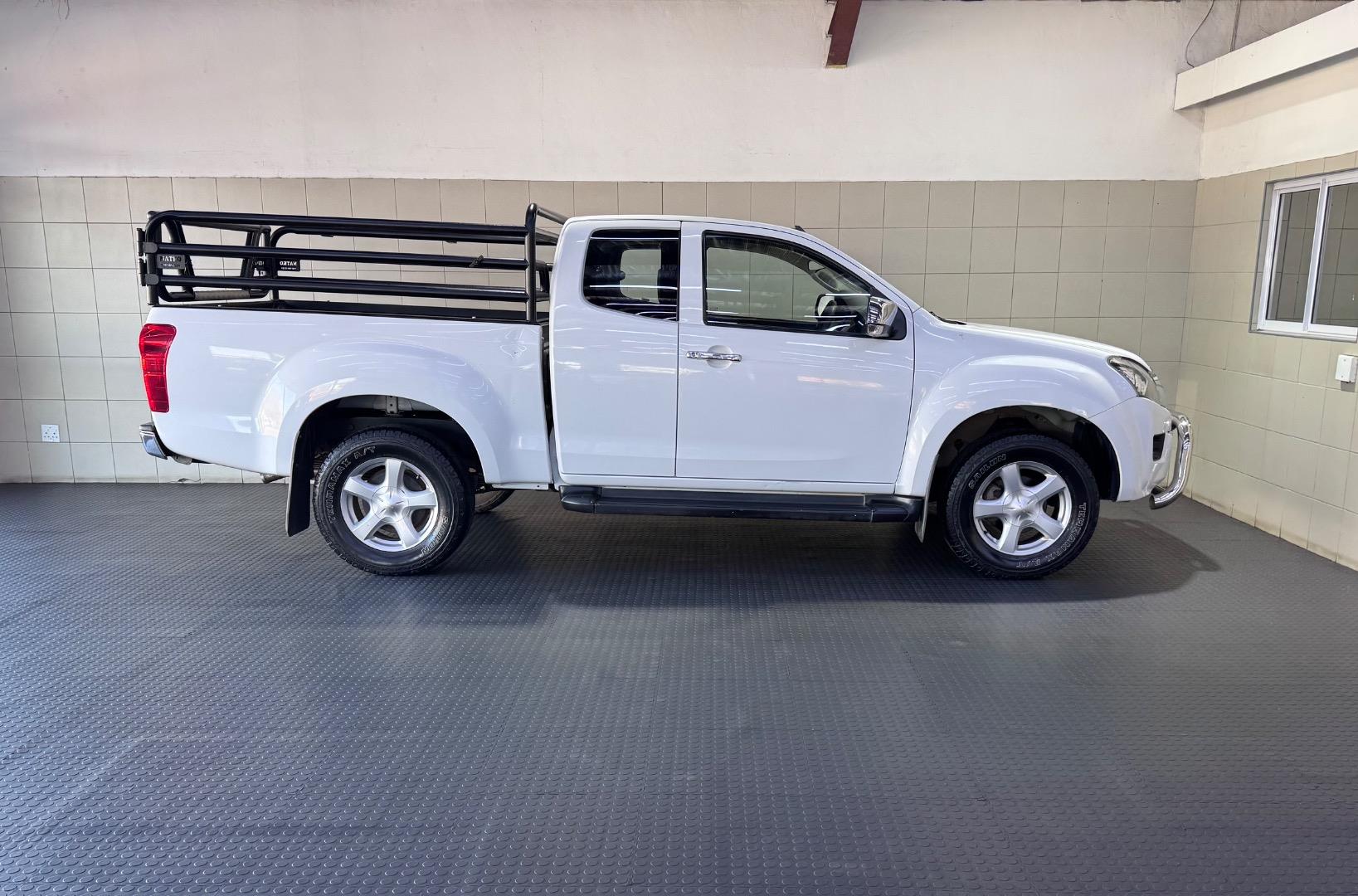 Isuzu KB 300D-Teq Extended Cab LX Mst Auto