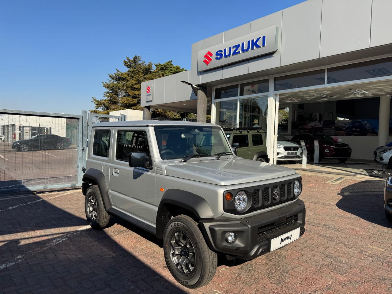 Suzuki Jimny 1.5 GLX AllGrip 3-door DSBSII Auto Suzuki Rivonia New Cars