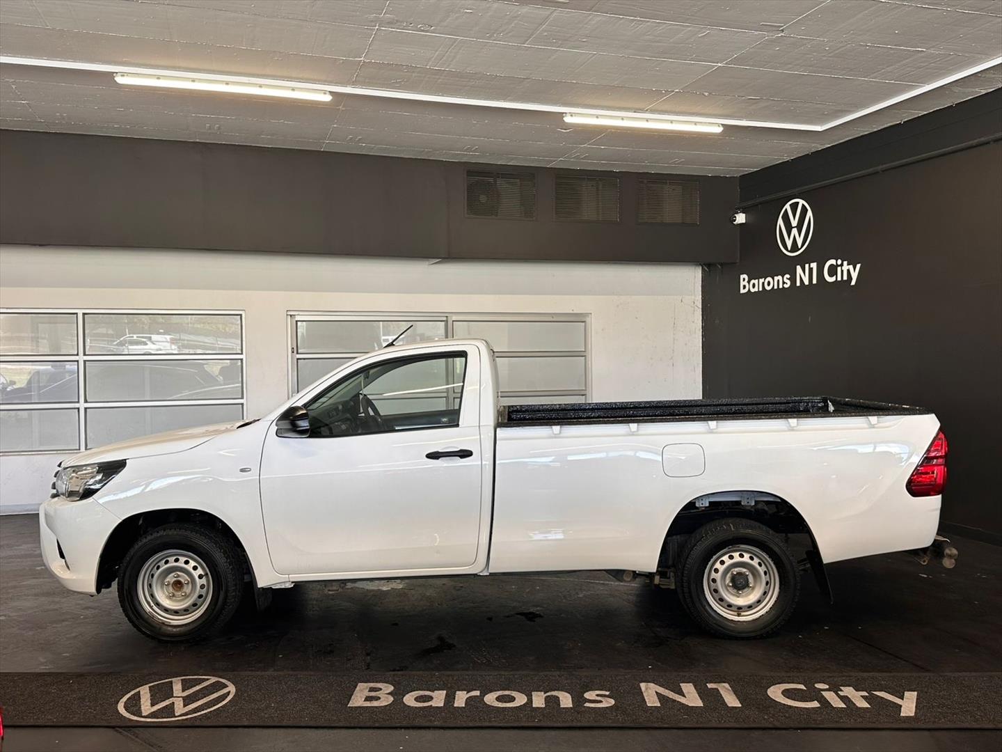 Toyota Hilux 2.0 S (Aircon) Barons VW N1 City