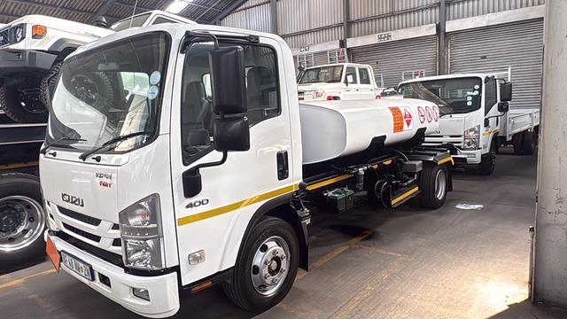 Isuzu NQR 3000L fuel tanker Billson Trucks Pe (Pty) Ltd