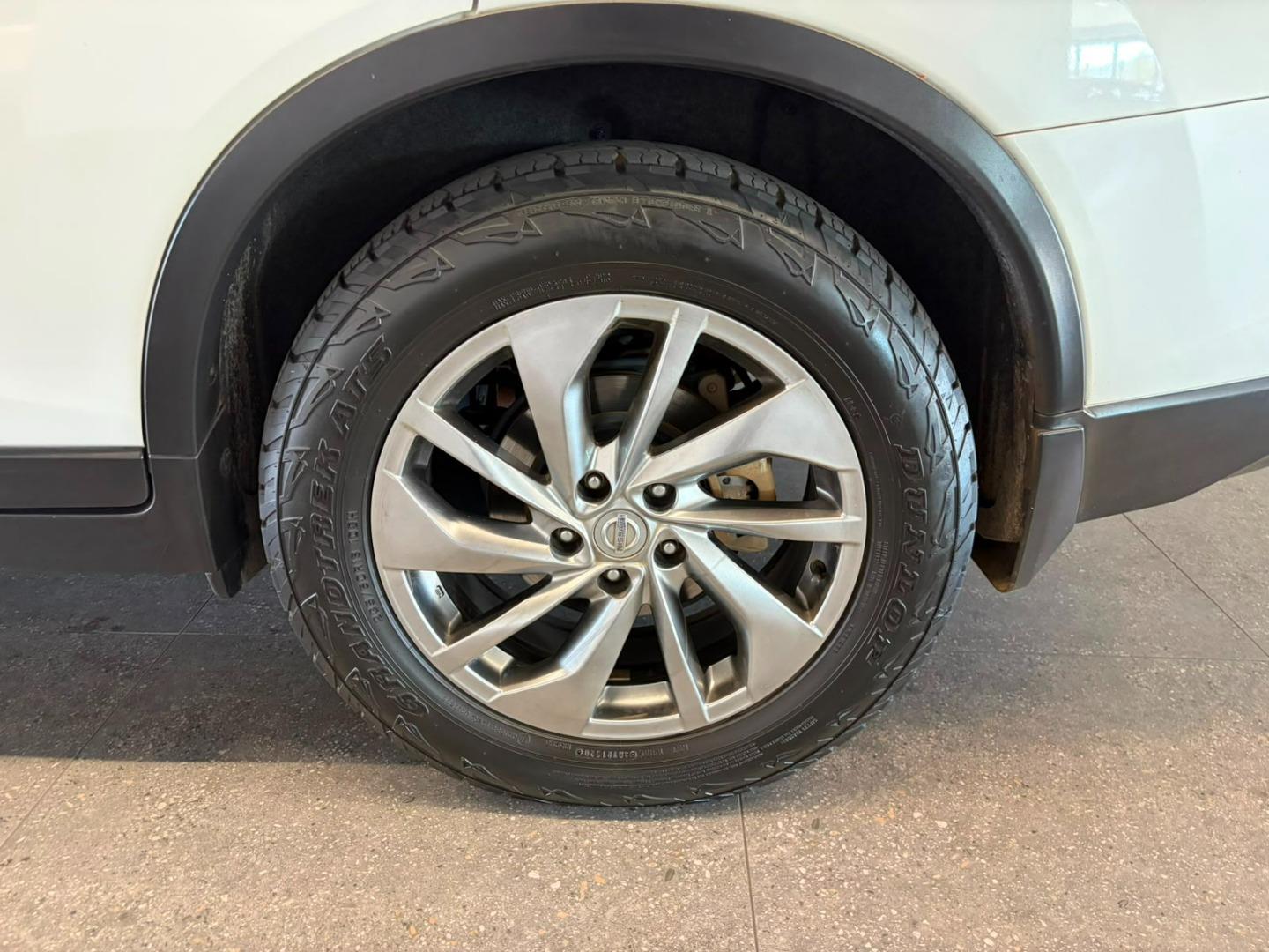 Nissan X-Trail 2.5 4x4 SE Platina Motor Group