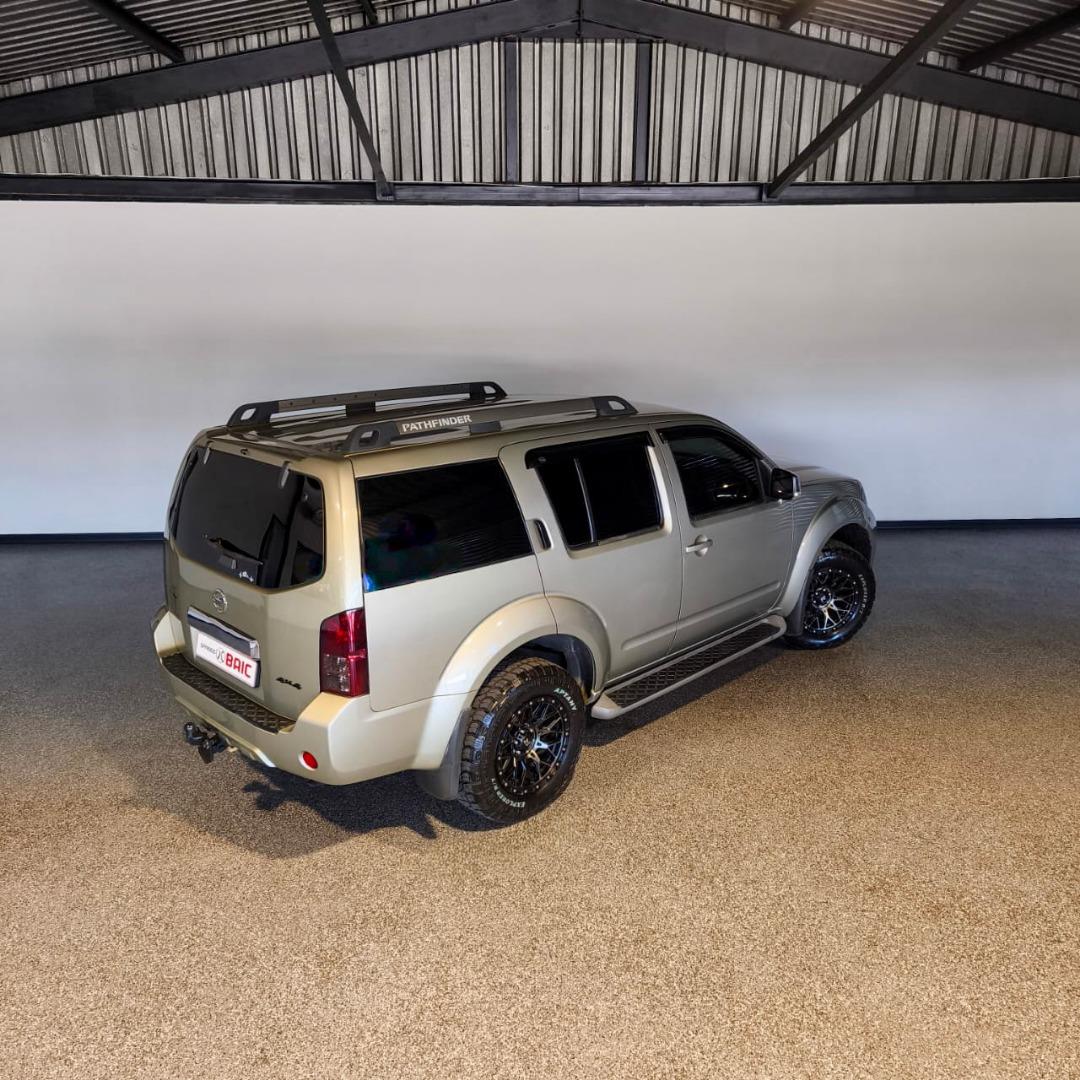 Nissan Pathfinder 2.5dCi SE Auto Baic Springs