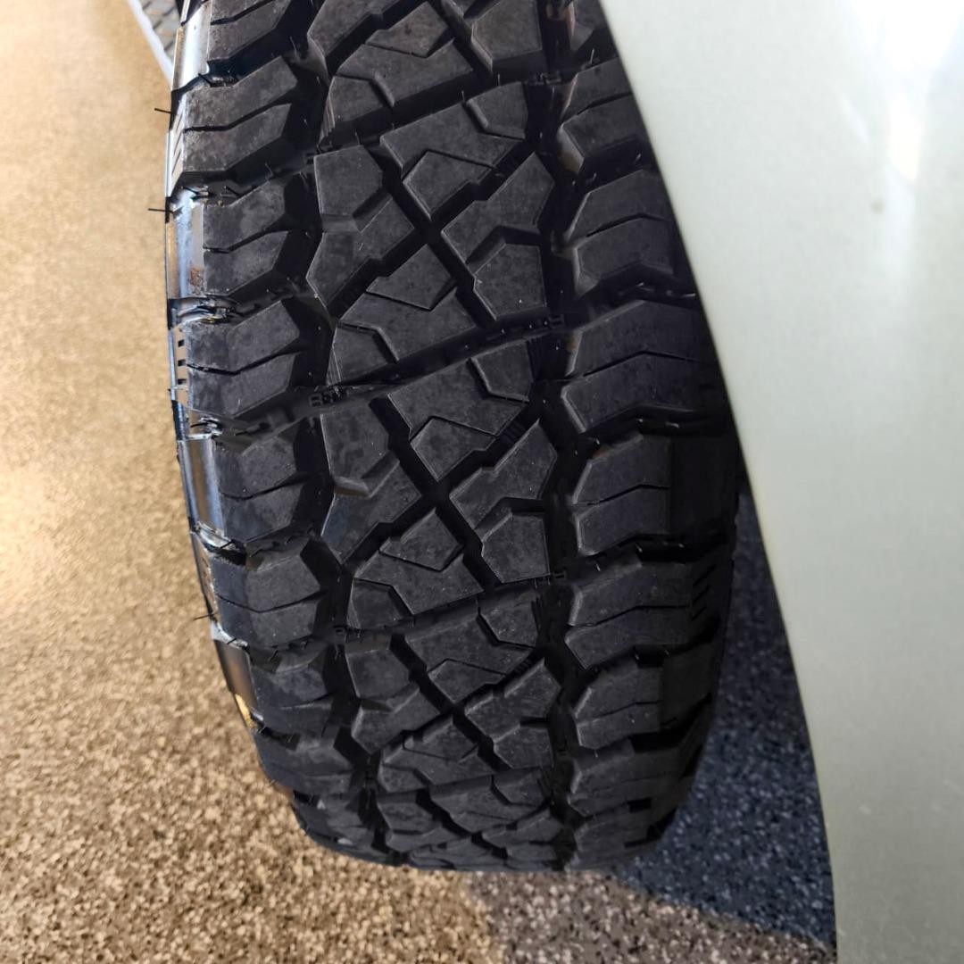 Nissan Pathfinder 2.5dCi SE Auto Baic Springs