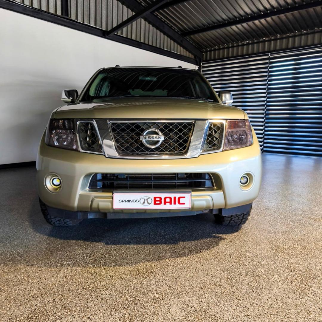 Nissan Pathfinder 2.5dCi SE Auto Baic Springs