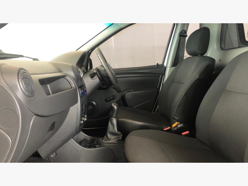 Nissan NP200 1.6i (Aircon) Safety Pack Halfway Toyota Fourways