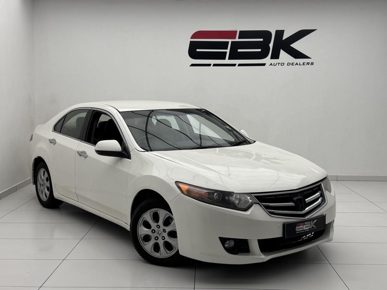 Honda Accord 2.0 L EBK Diagonal Street