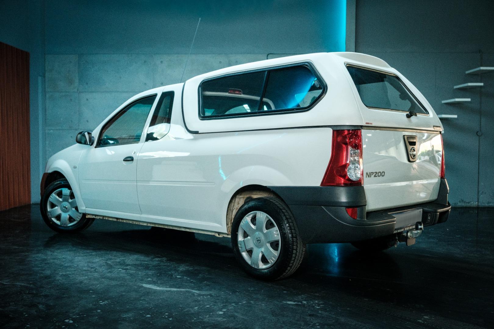 Nissan NP200 1.6i (Aircon) Safety Pack Mad Cars