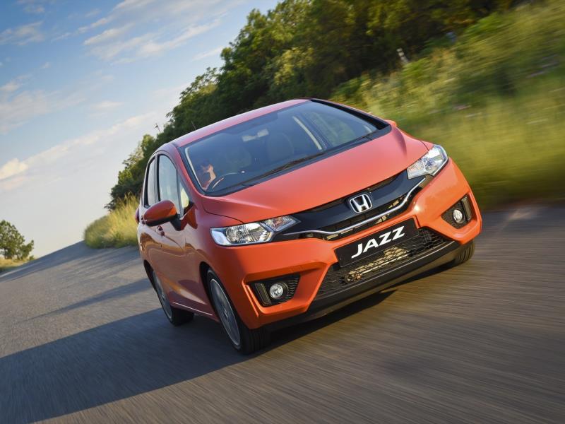 How to top up screen wash on a Honda Jazz - Car Ownership - AutoTrader