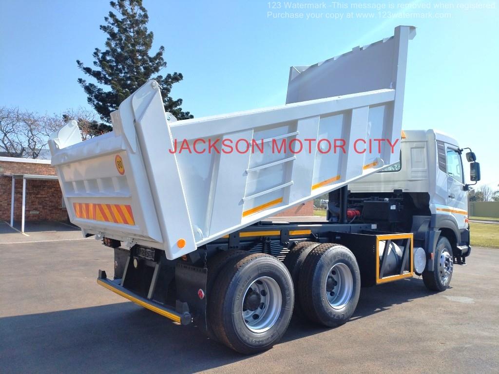 UD QUESTER CWE330 Jackson Motor City