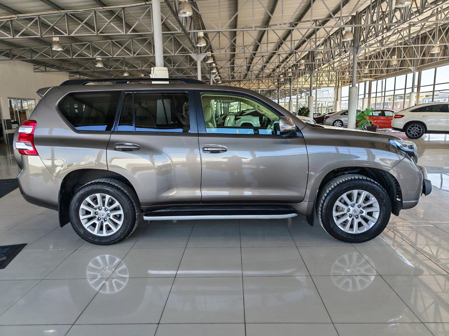 Toyota Land Cruiser Prado 4.0 VX AAG Motors