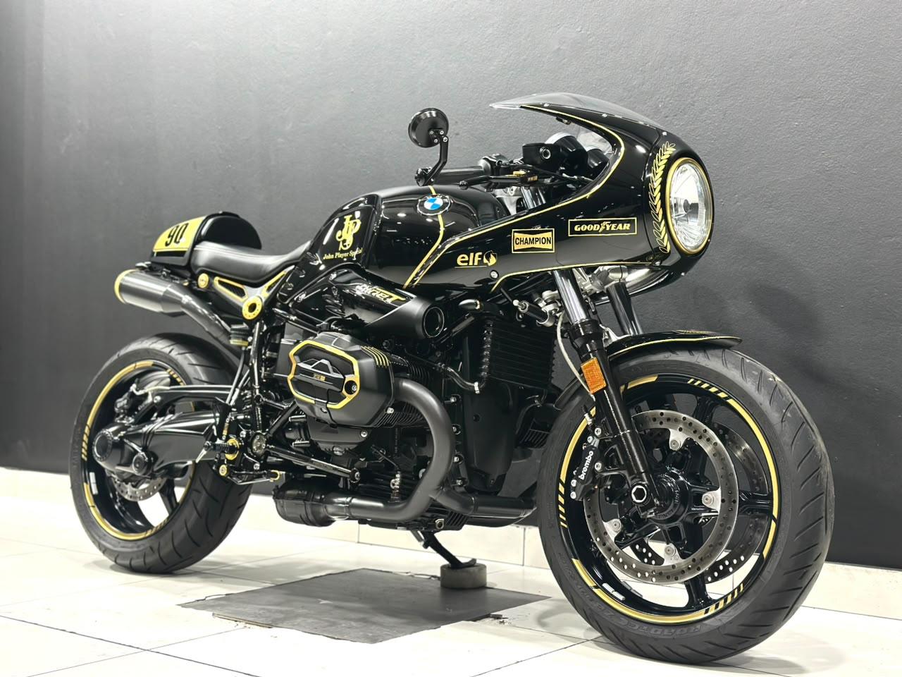 BMW RNINE T