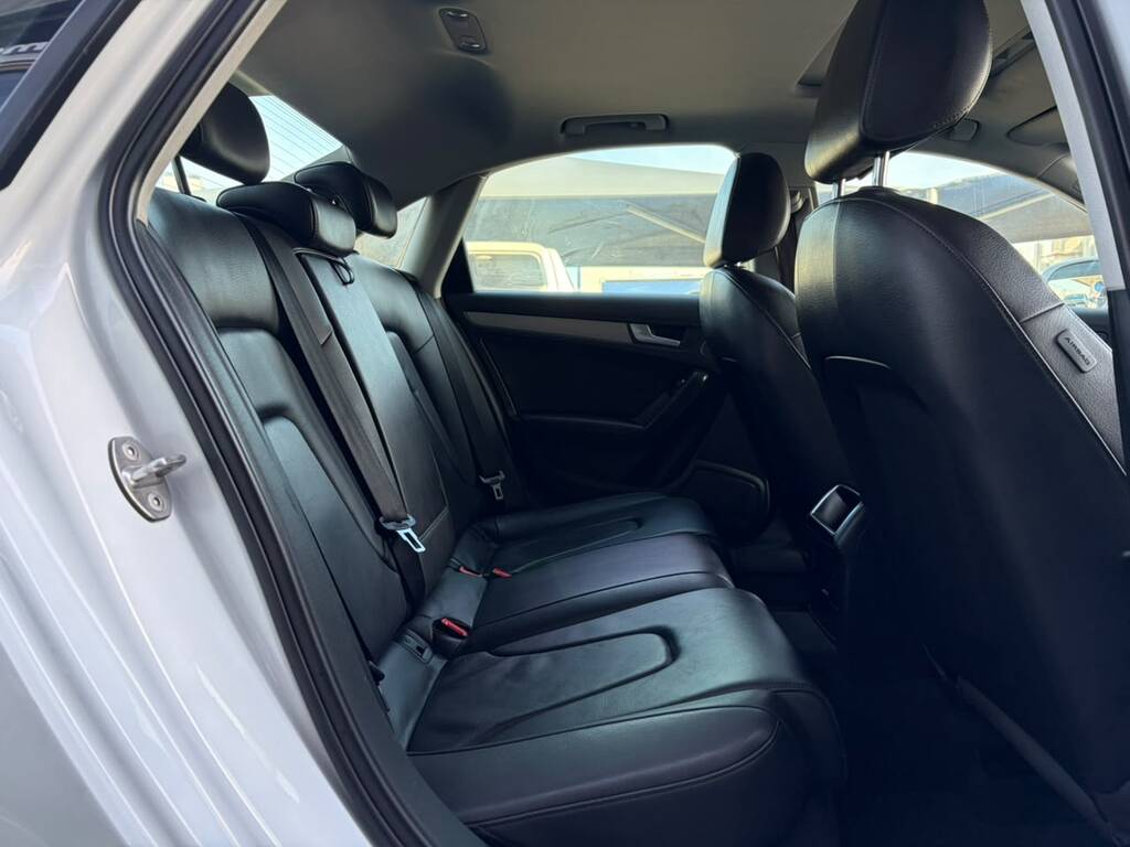 Audi A4 2.0TDI SE Auto Authentique Autos