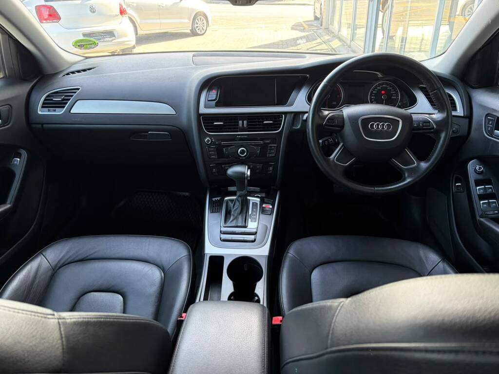 Audi A4 2.0TDI SE Auto Authentique Autos