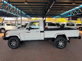 2012 Toyota Land Cruiser 79 Land Cruiser 79 4.0 V6 for sale