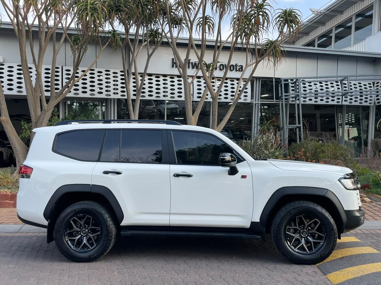 Toyota Land Cruiser 300 3.5T GR-Sport Halfway Toyota Honeydew