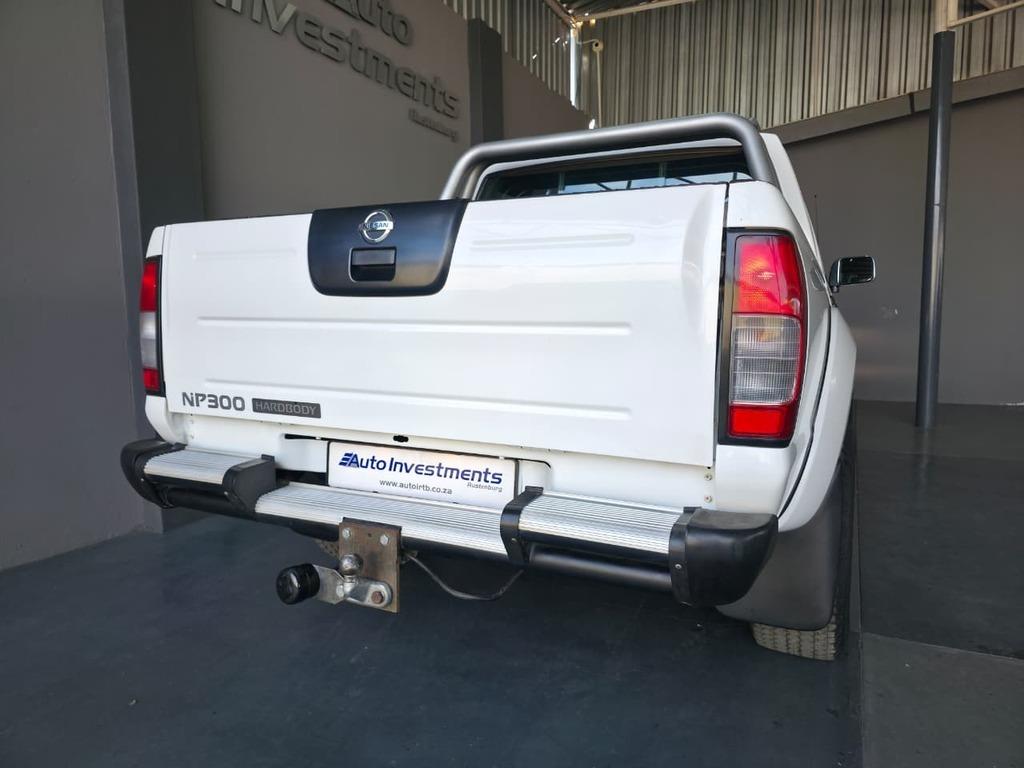 Nissan NP300 Hardbody 2.4 Double Cab 4x4 Auto Investments Rustenburg