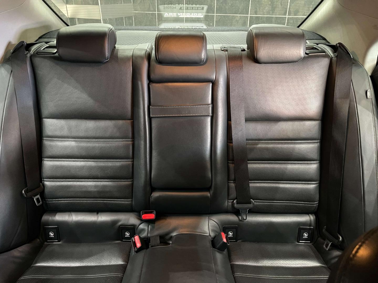 Lexus IS 200t EX Golden Era Motors