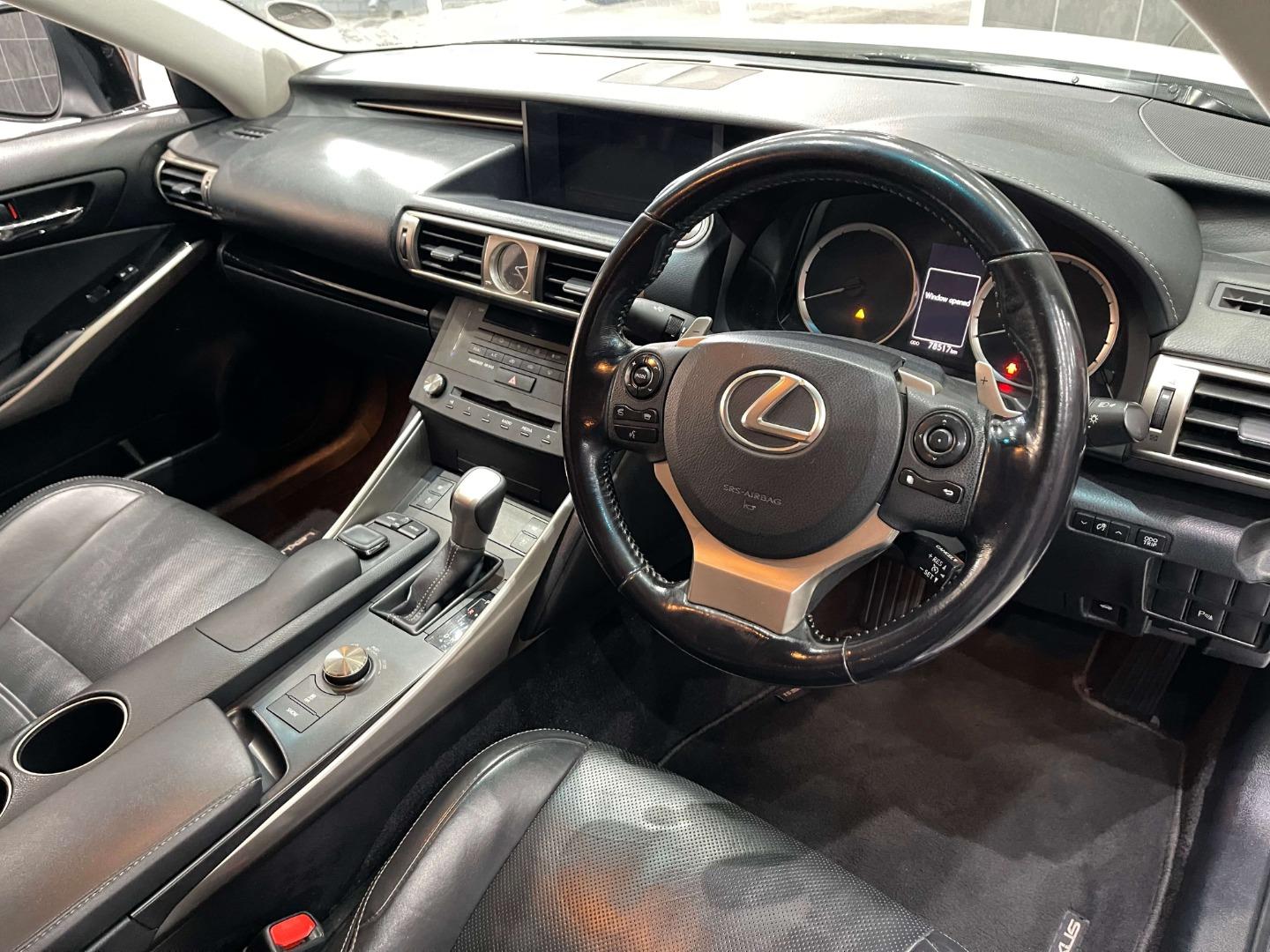 Lexus IS 200t EX Golden Era Motors