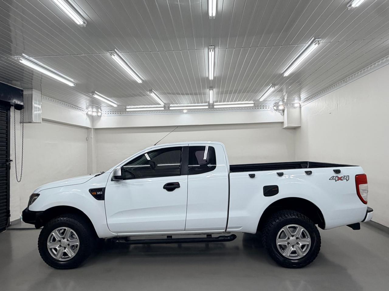 Ford Ranger 3.2TDCi SuperCab 4x4 XLS Auto Addicts